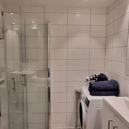 10mins From Cent. Station.