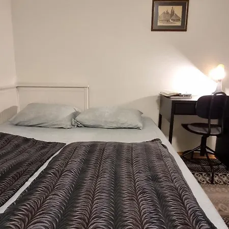 10mins From Cent. Station. *